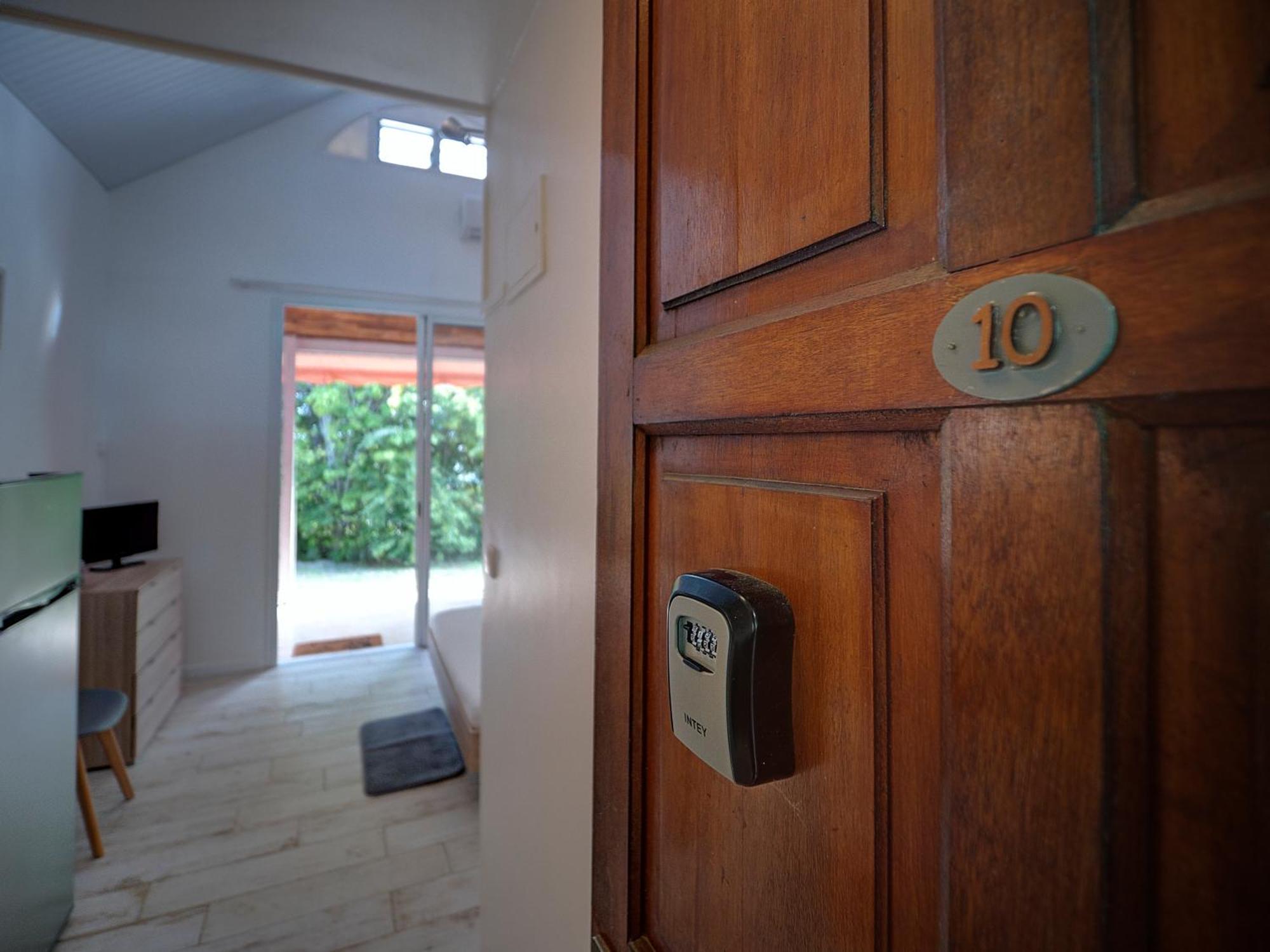 Résidence Ti'Kéol - Appartements avec terrasse 2 à 4 personnes, piscine Sainte-Anne Exterior foto